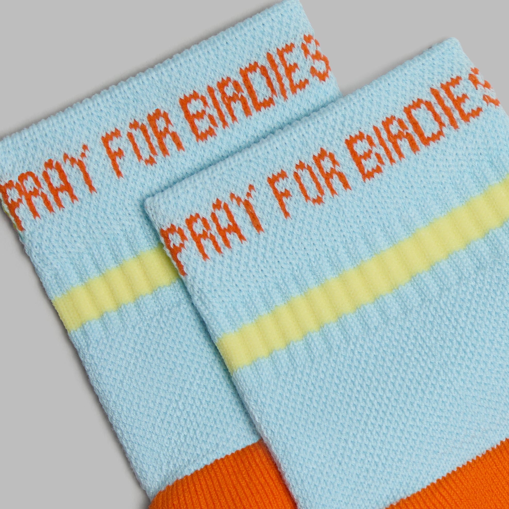 WOMEN'S PRAY FOR BIRDIES QUARTER SOCK DAYBREAK