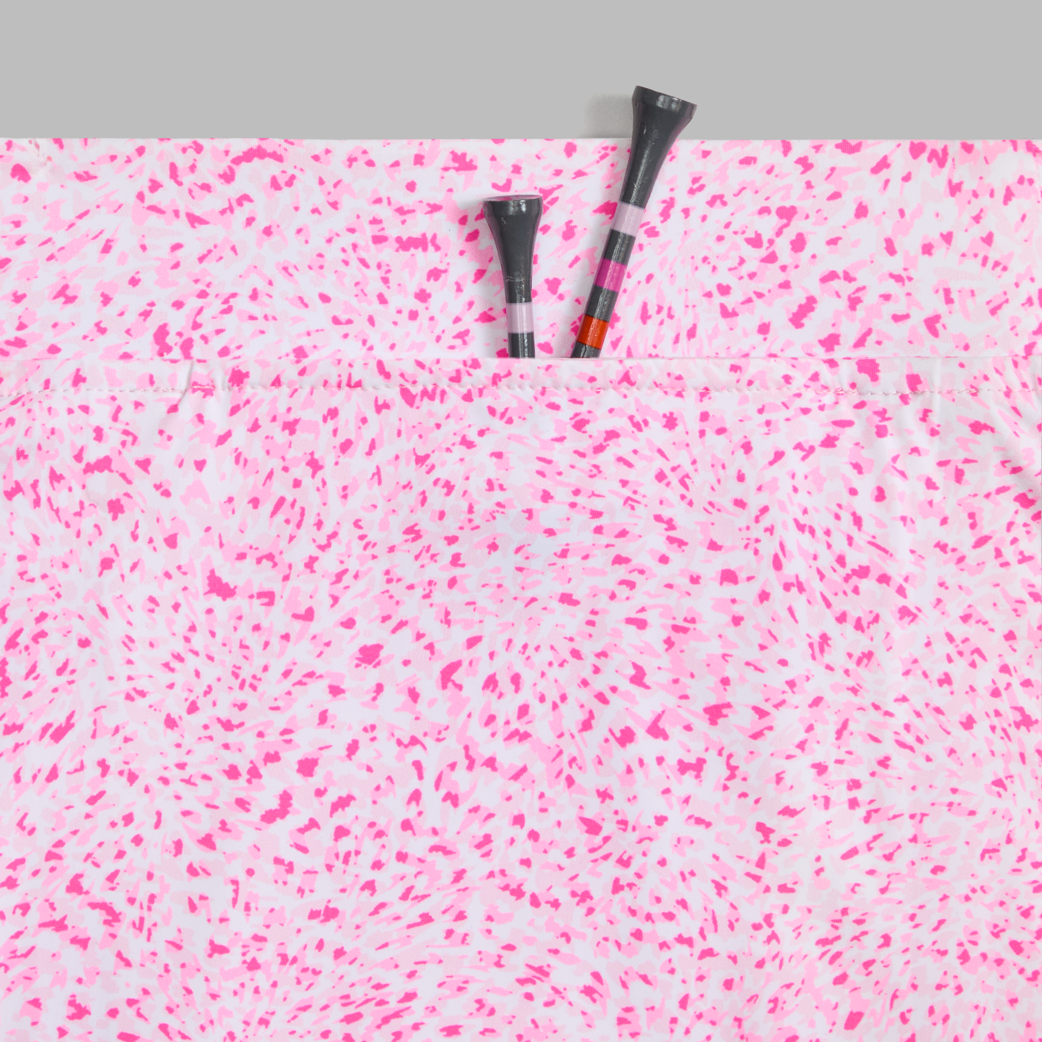 FIREWORKS PRINT SILKY TECH NYLON SKORT BLUSH