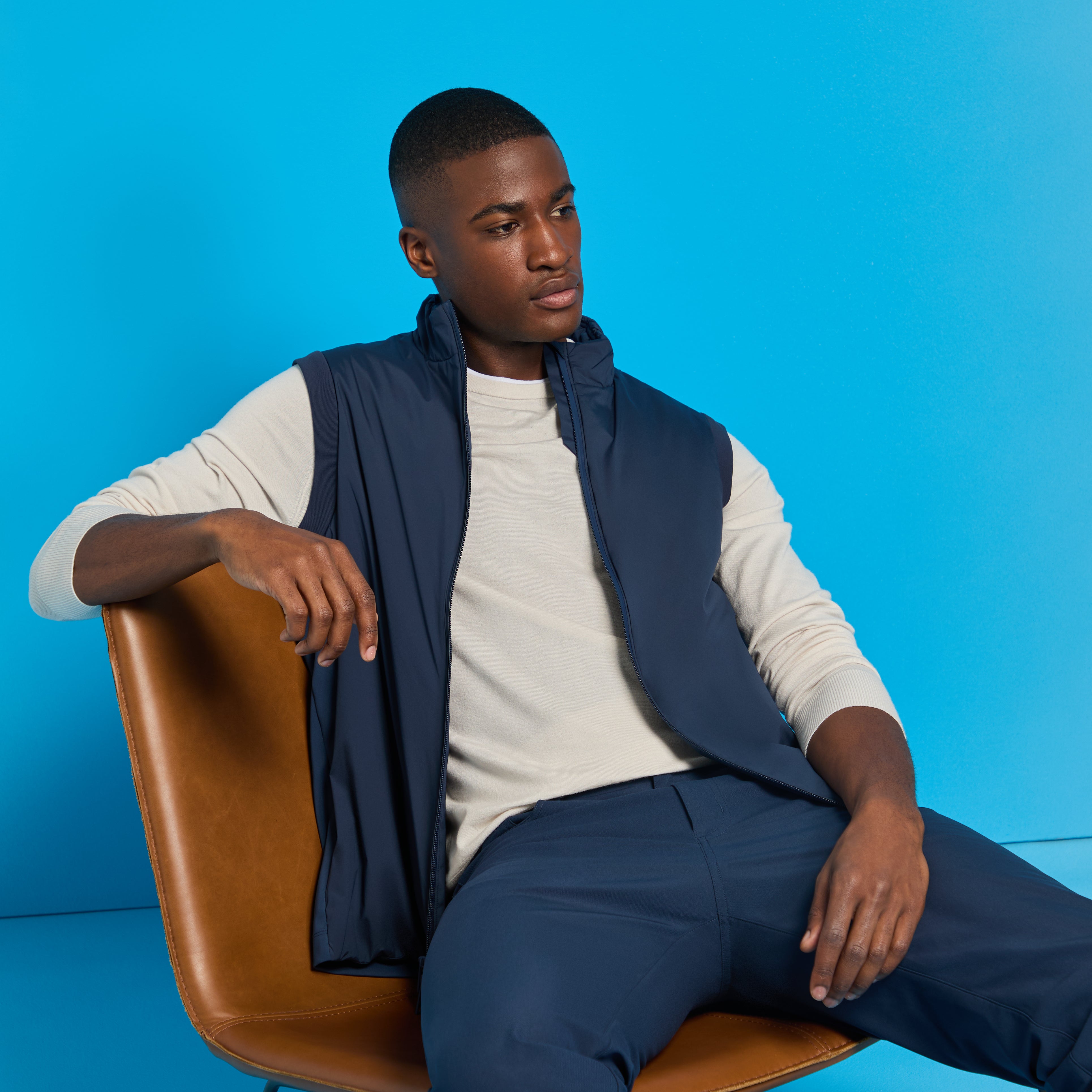 The Maverick Hybrid Stretch Vest NAVY