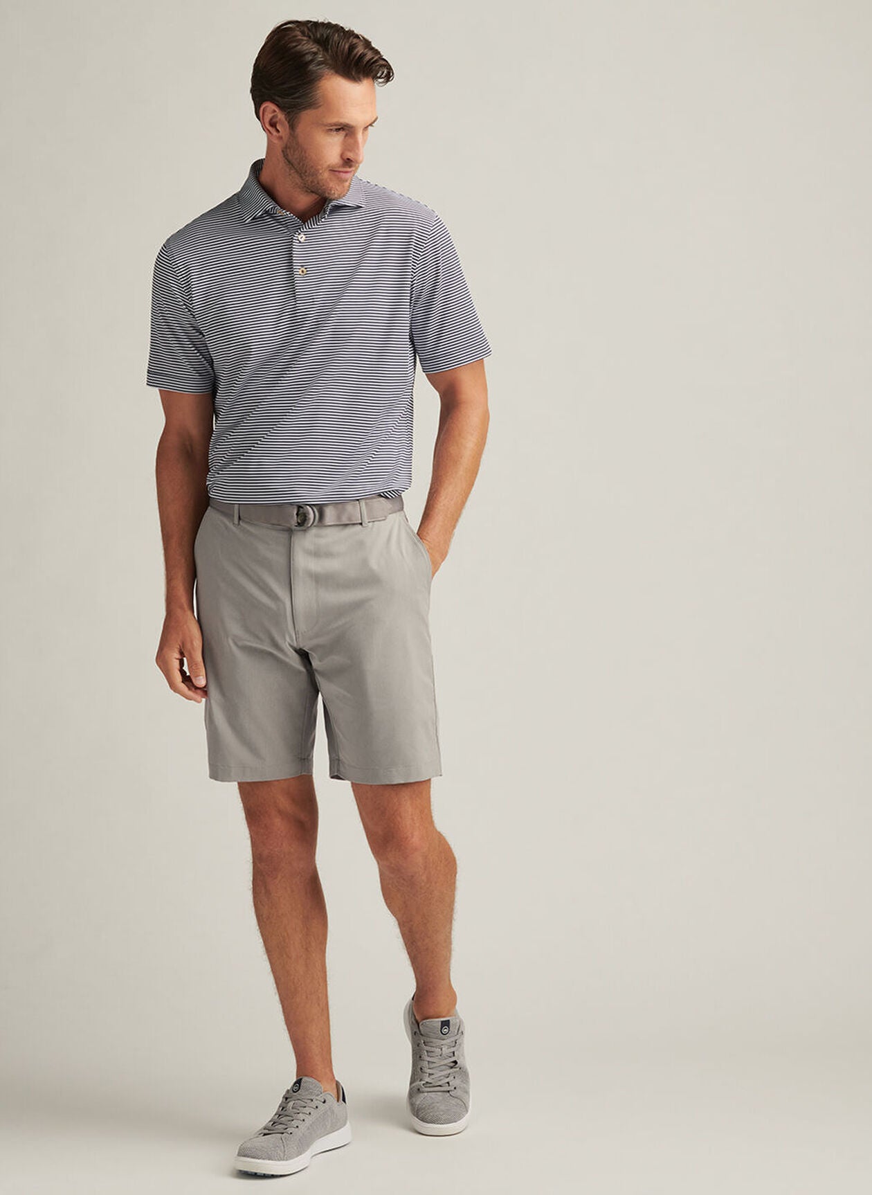 SHACKLEFORD PERFORMANCE HYBRID SHORT BRITISH GREY
