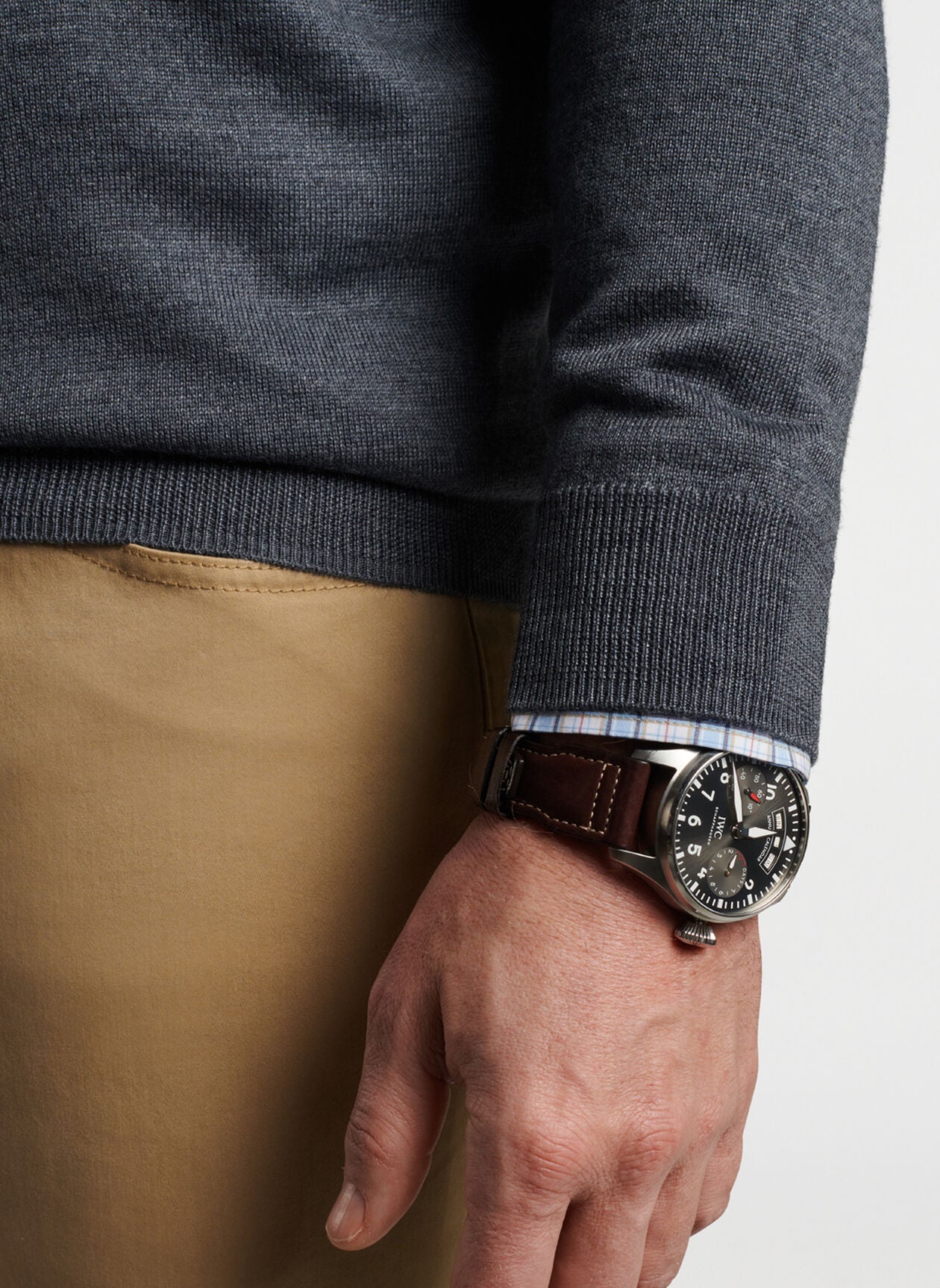 AUTUMN CREST V-NECK CHARCOAL