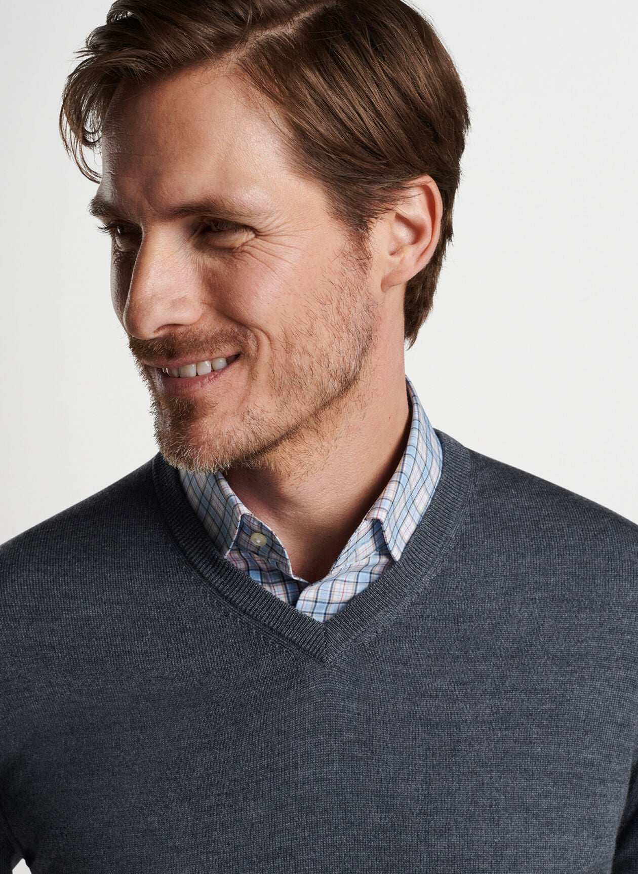 AUTUMN CREST V-NECK CHARCOAL