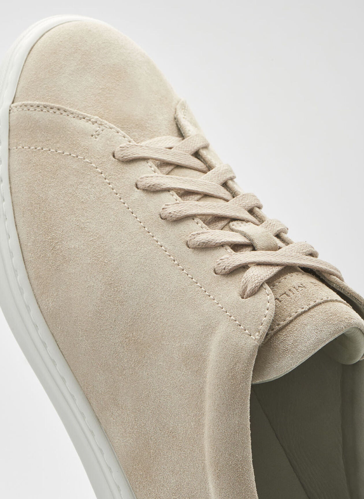 Vantage Lite Suede Sneaker Beige