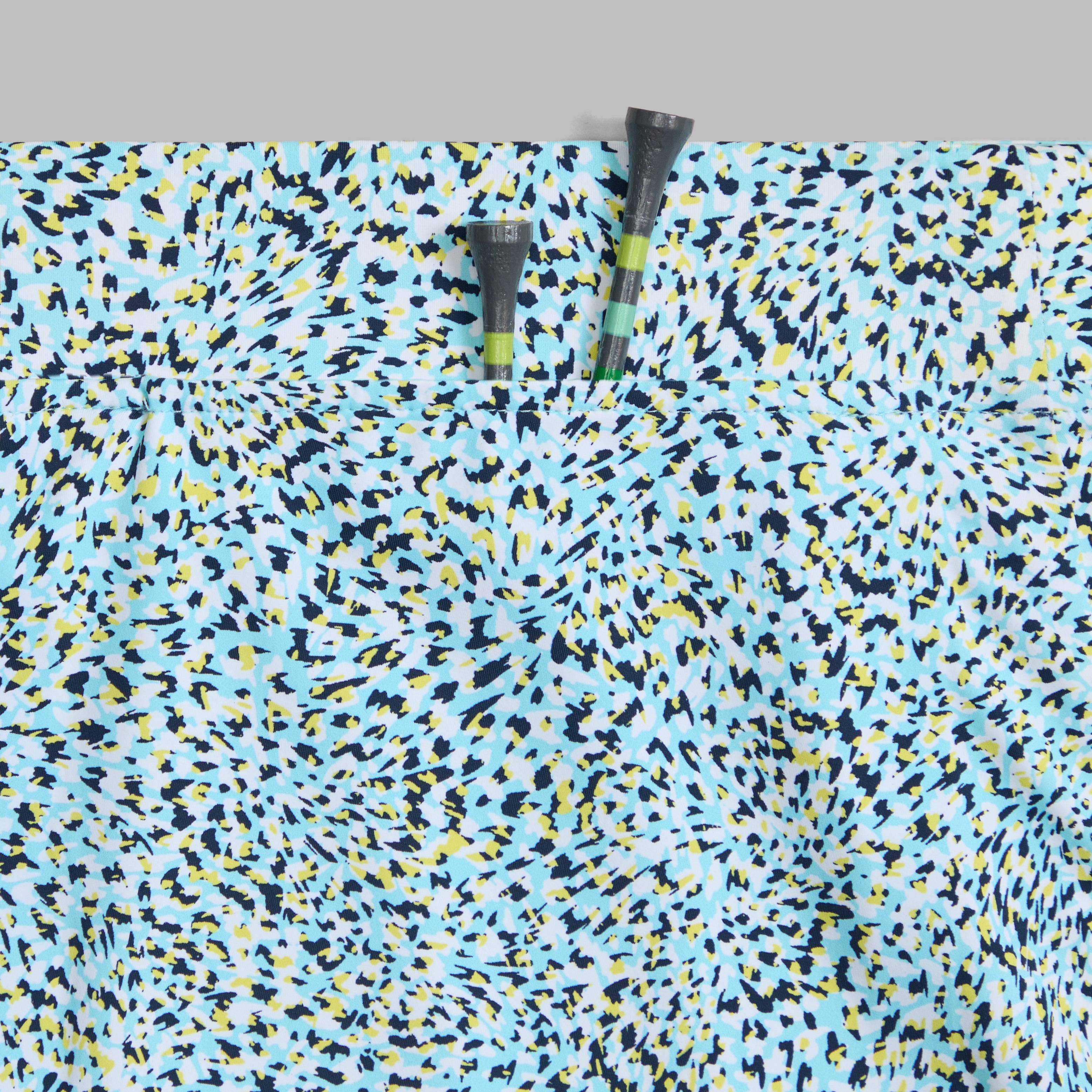 FIREWORKS PRINT SILKY TECH NYLON SKORT CENOTE